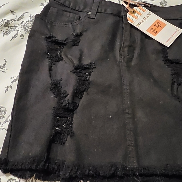 Wax Jean Black Distressed Denim Mini Skirt 98% Cotton 2% Spandex Size S - Picture 4 of 7